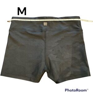 NEW (M) AQUA LA VIE EN ROSE 🇨🇦 NEW Workout Shorts Black Sz M Moisture Wicking
